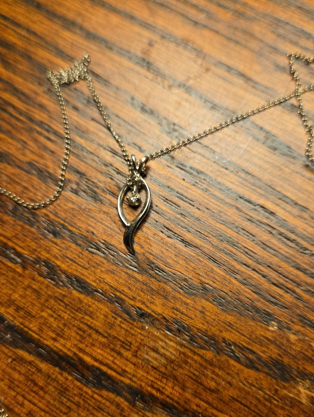 Elegant Silver Teardrop Pendant Necklace - Silver